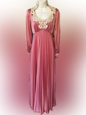 Vintage 70s Mauve Pink Pleated Maxi Dress with Lace Trim and Empire Waist